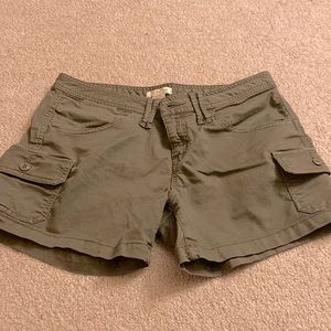 Lucky Brand cargo shorts size 28 olive green